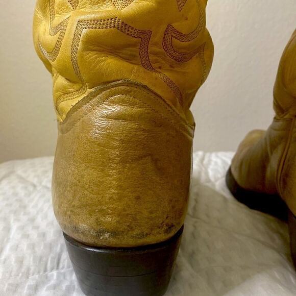 Vintage Nocona Cowboy Boots cream Leather Size 9 1/2 EE. See Video main image 5